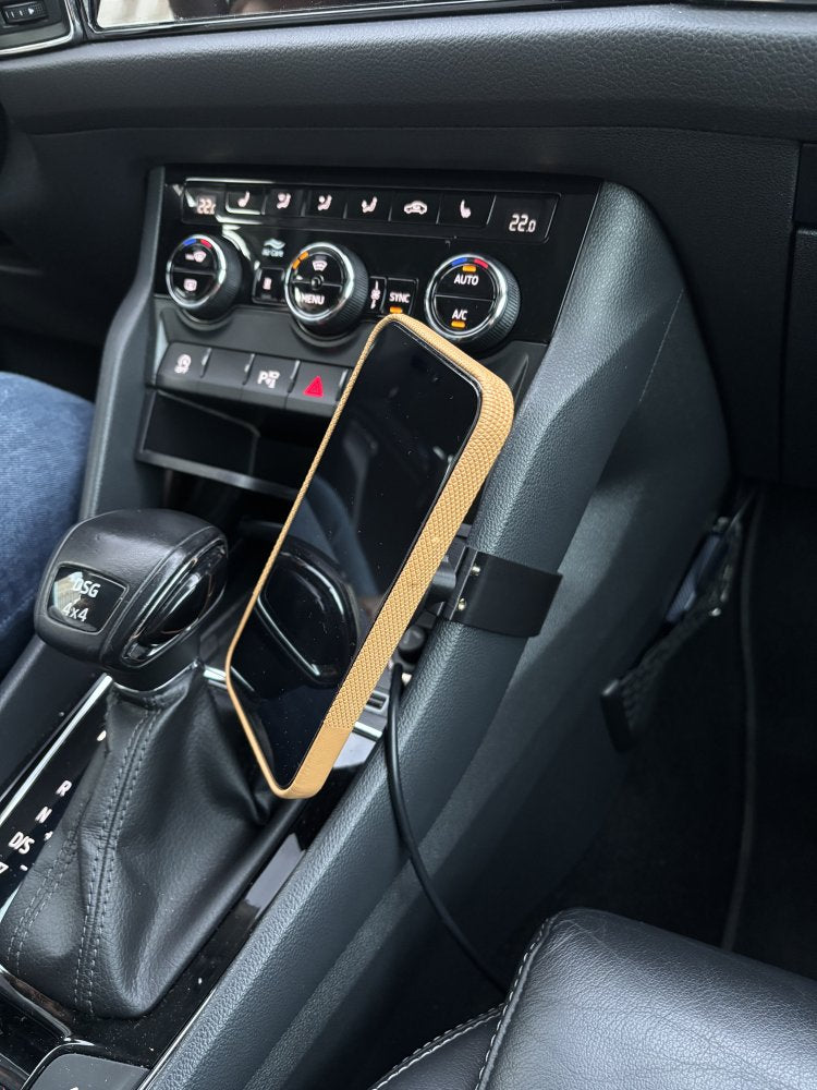 Magsafe držák na středový panel s možností bezdrátové nabíječky