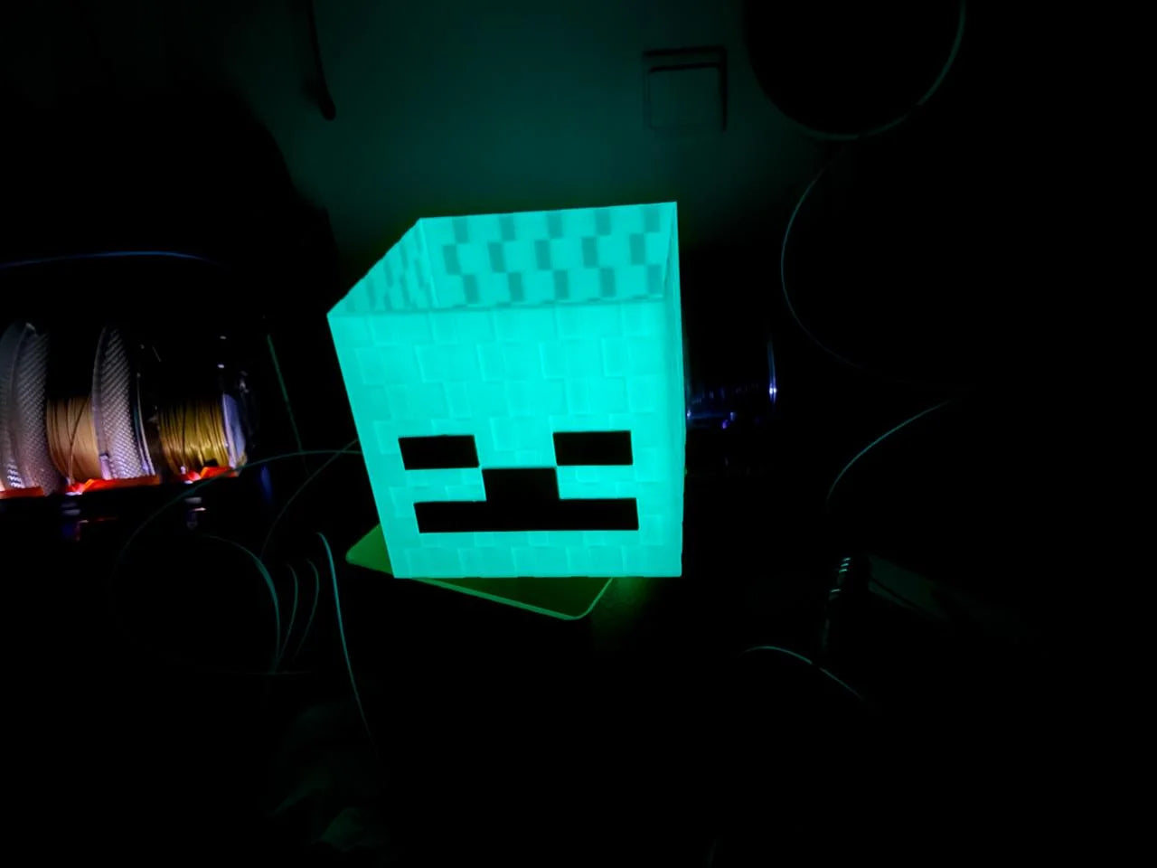 Illuminated cube