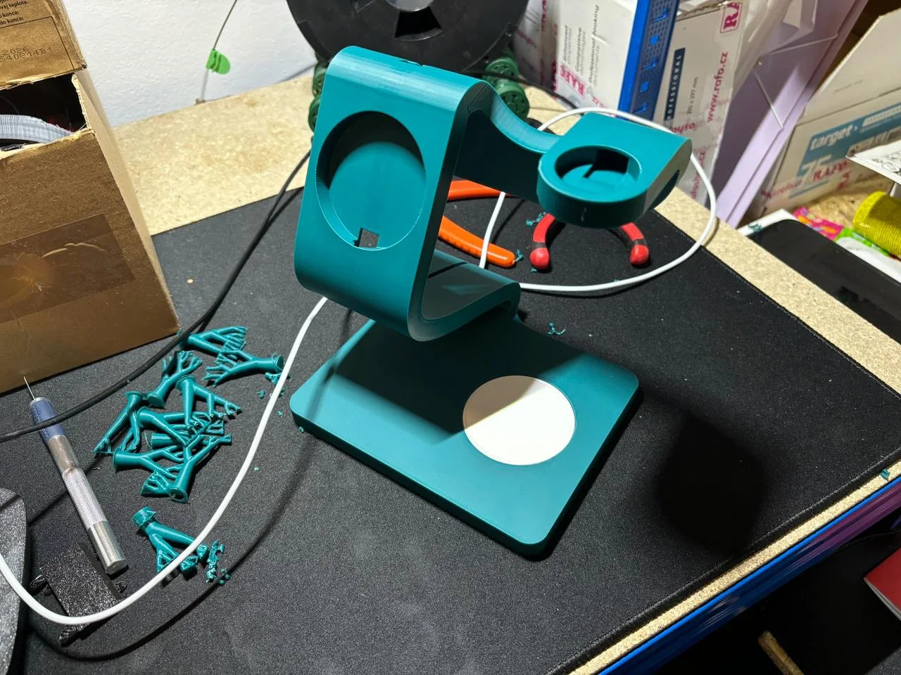 3-in-1 charging stand